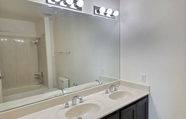 2 beds, 2 baths, $1,600, Unit UNIT 332