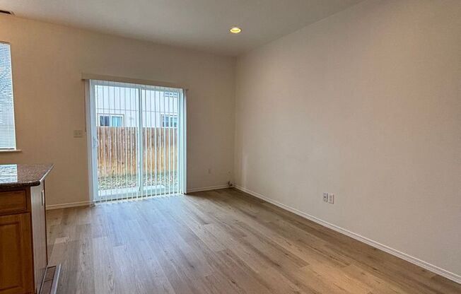 Pet Friendly 3 bedroom Townhouse!