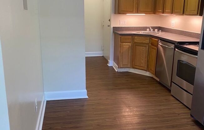 2 beds, 1.5 baths, 881 sqft, $2,100, Unit 5341 #3