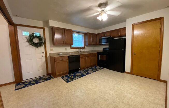 Lovely 2 Bedroom Townhouse with Private Patio, Off-Street Parking & MORE! Call Today!!