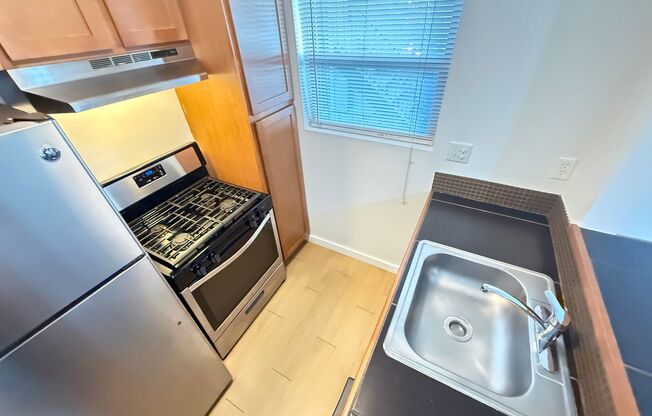 1 bed, 1 bath, 580 sqft, $1,444, Unit PEN-205A