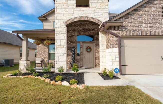 211 Reagor Dr Taylor, TX 76574