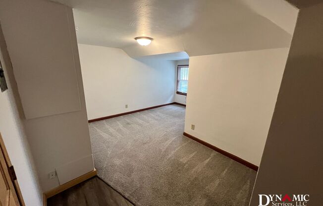 502 S Duluth Ave | Tenant Pays Electric Only