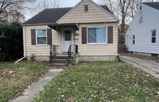 Introducing a charming 3-bedroom, 1-bathroom house located in the heart of Toledo, OH.