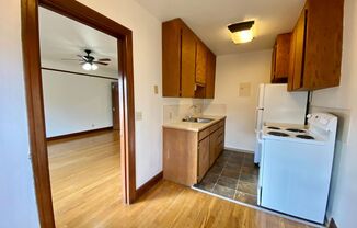 Studio, 1 bath, 470 sqft, $1,595, Unit 104