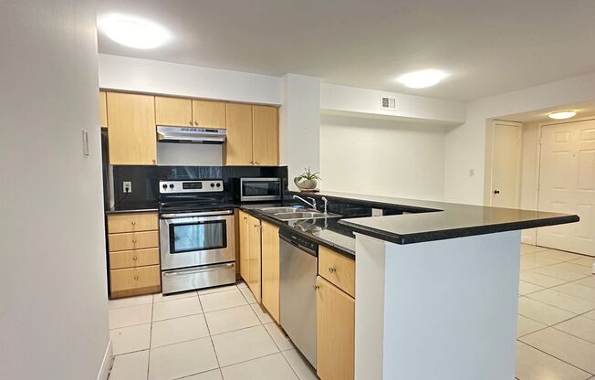 2 beds, 2 baths, 1,060 sqft, $2,300, Unit Unit 23-5