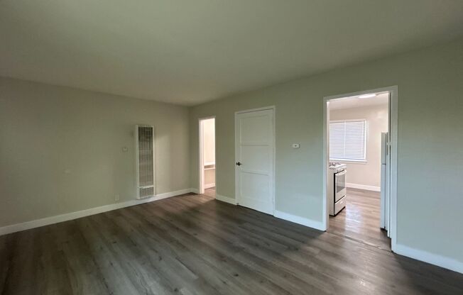 1133 LOCUST AVE LONG BEACH, CA 90813-3262