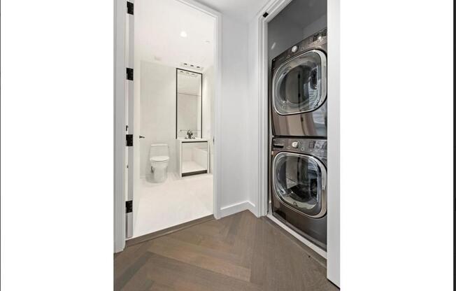1 bed, 1 bath, 792 sqft, $8,300, Unit 7-B