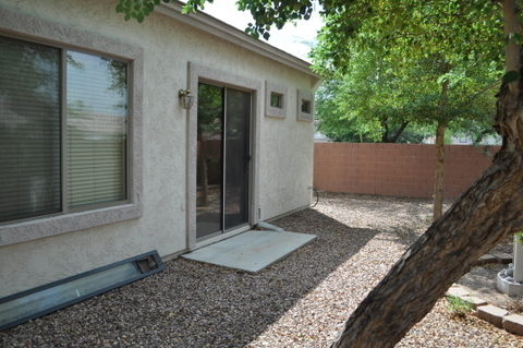 3 beds, 2.5 baths, $2,000