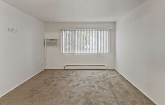 2 beds, 1 bath, $950, Unit 203