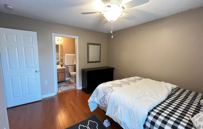 2 beds, 2 baths, $1,400, Unit UNIT 202