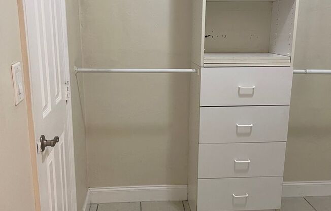 Studio, 1 bath, 450 sqft, $1,830