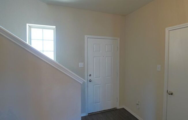 3 beds, 2.5 baths, $2,000