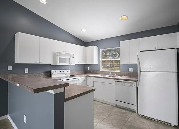 4438 28 ST