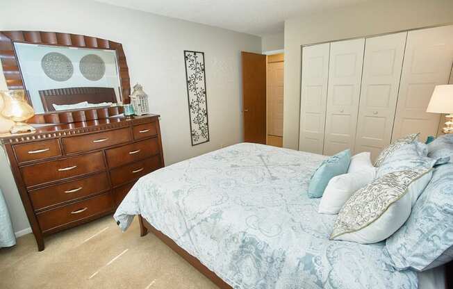 Classic Series Guest Bedroom and Closet at Somerset Lakes