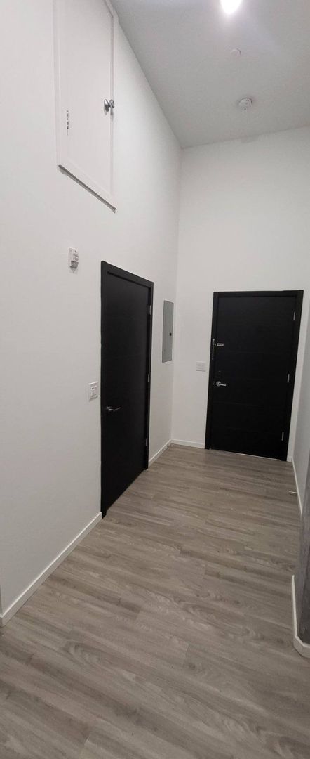 1 bed, 1.5 baths, 1,002 sqft, $2,800, Unit 105 LIVE WORK