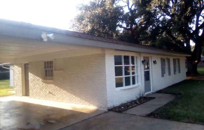 4 bedroom Home Near Lafayette High