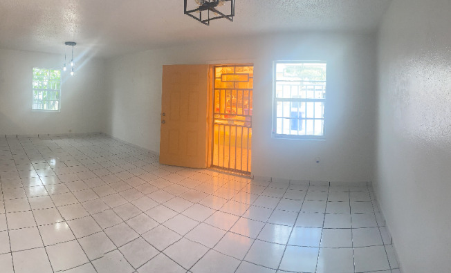 4782 NW FLAGLER TER