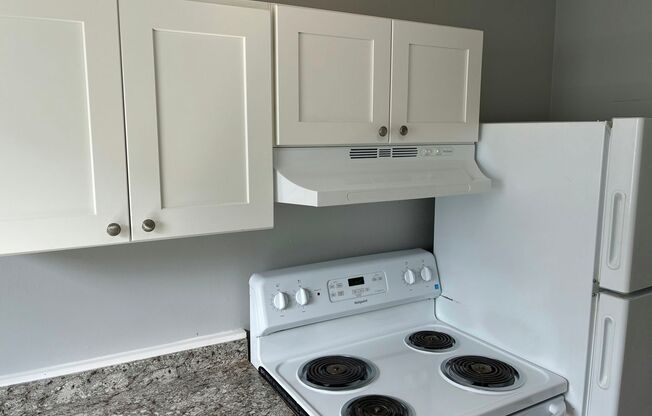 2 beds, 1 bath, 750 sqft, $1,425, Unit A5