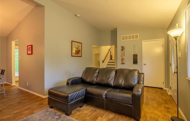 Kirkwood Split Level on a Cul-de-sac! Available for October 1st Move In.