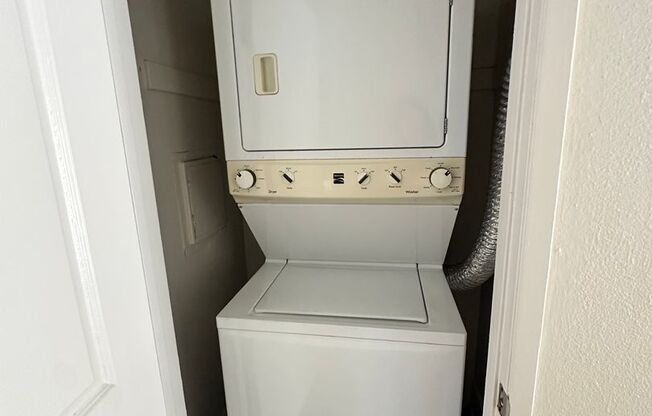 2 beds, 2 baths, 1,015 sqft, $2,795, Unit 213