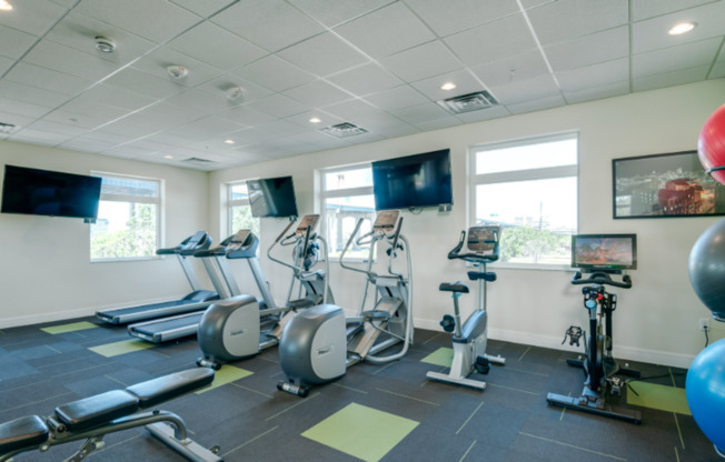 1 bed, 1 bath, 747 sqft, $1,800, Unit 810