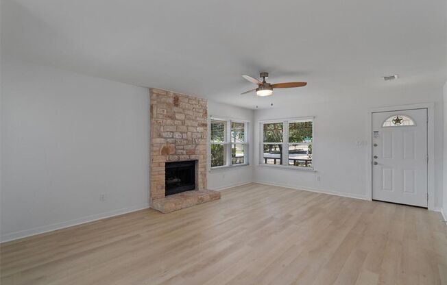 Beautifully Updated 3 Bed/2 Bath home on Corner Lot in South Austin!