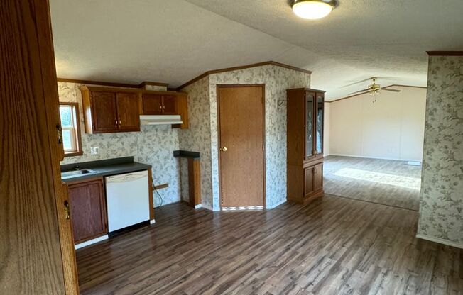 2 beds, 2 baths, $950