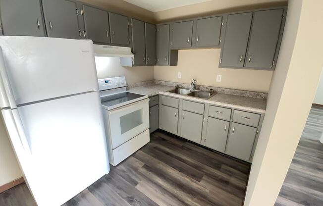 1 bed, 1 bath, $645, Unit Unit 2