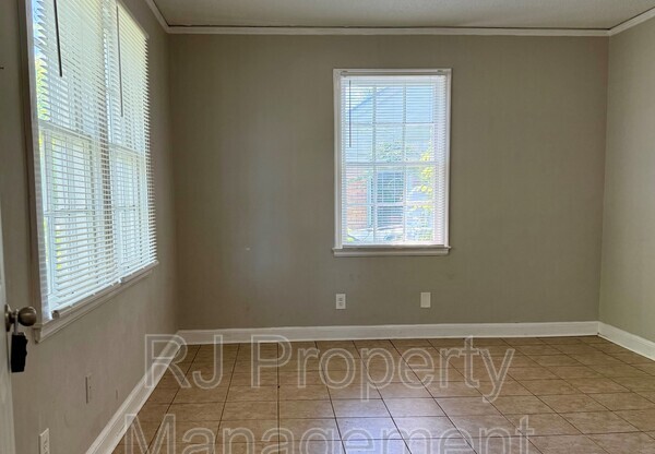 3437 FARMVILLE AVE
