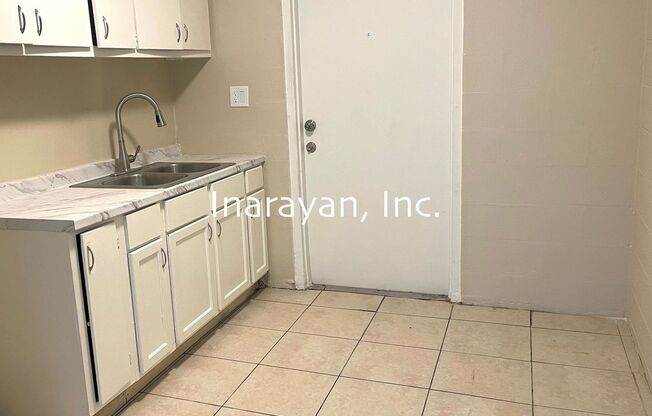 1011-1013 Dewitt Drive