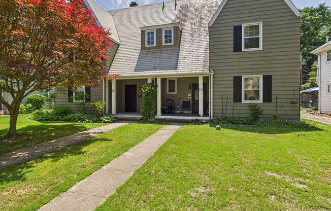 Beautiful 4 Bedroom 2 Bathroom Single Family Home Located in Newport News VA