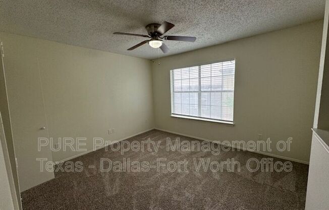 4002 W PIONEER DR
