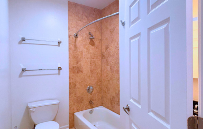 1 bed, 1 bath, $1,885, Unit E4