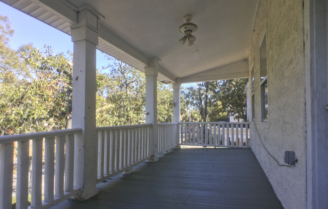 2 beds, 1 bath, 1,222 sqft, $1,695, Unit B