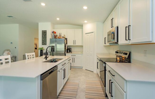 Charming 4-Bedroom, 2-Bath Rental on Large Lot in Peaceful Osteen