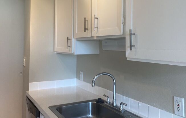2 beds, 1 bath, 856 sqft, $1,795, Unit 205
