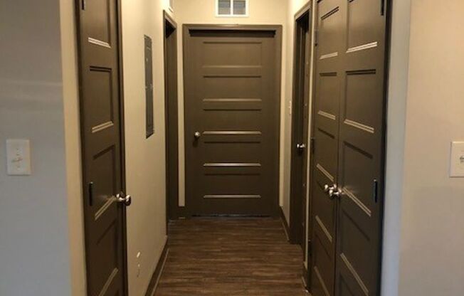 2 beds, 2 baths, 1,052 sqft, $1,045, Unit 80