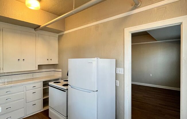 2 beds, 1 bath, $1,645, Unit 001