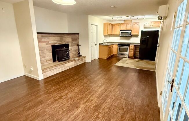 1327 Jacobsen Blvd