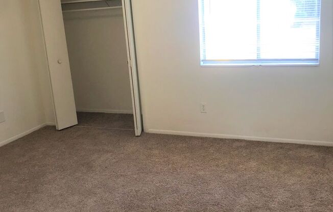 2 beds, 1 bath, 850 sqft, $1,155