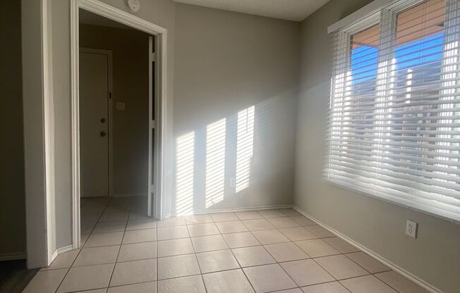 2 beds, 2 baths, 1,200 sqft, $975, Unit B