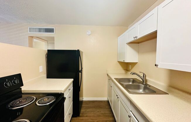 1 bed, 1 bath, 650 sqft, $785, Unit 18th435-26