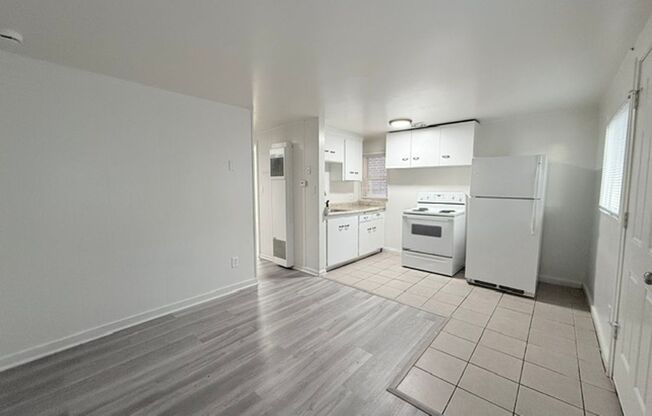 1 bed, 1 bath, $1,149, Unit 4