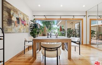 612 S. Barrington Ave. #210