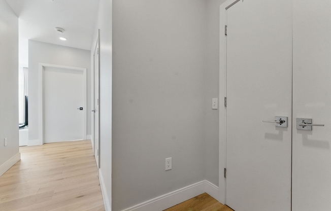 2 beds, 2 baths, 946 sqft, $4,500, Unit 524