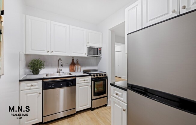 Studio, 1 bath, $3,415, Unit 14-C02