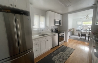 4 beds, 2 baths, 2,300 sqft, $5,550, Unit 2