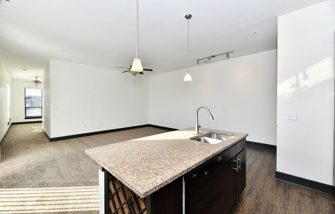 2 beds, 2 baths, 1,320 sqft, $1,699, Unit 881-201