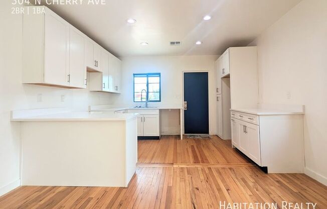 304 N CHERRY AVE